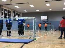 Bild zeigt die Mannschaft Graz 2 gegen unser Torballteam in Orange
